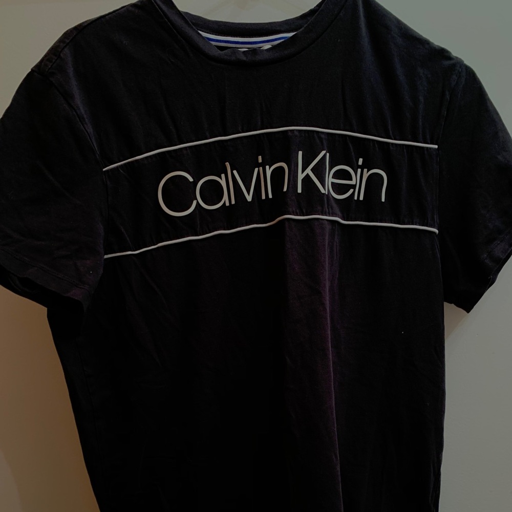 Men’s medium Cavin Klein t-shirt